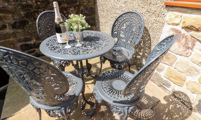Holestone Moor House | BROOKFIELD, family friendly, character holiday cottage in Tansley