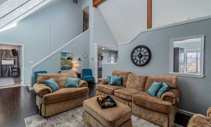 Farmington House | Brookside Bliss Centrally Located!