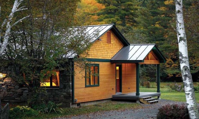 Bridgewater Corners Cabin | Brookside Cabin + Hot Tub | Woodstock & Killington
