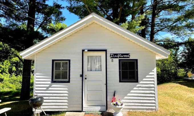 Grawn House | Brookside Cottages and Resort Driftwood Cottage