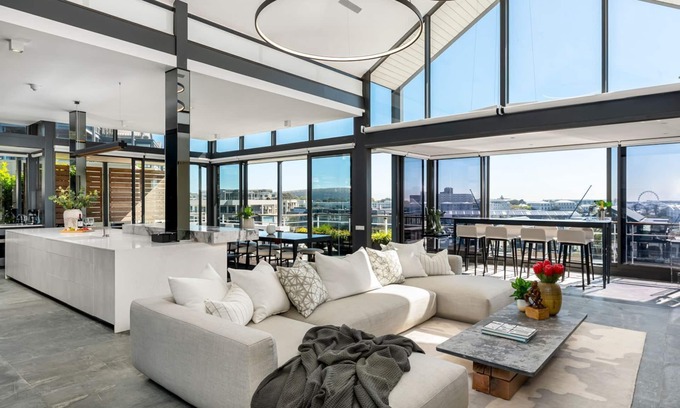 Victoria and Alfred Waterfront Apartment | Brookstone Penthouse