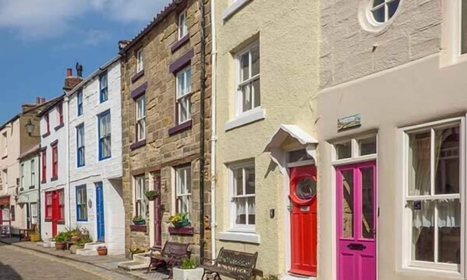 Staithes Cottage | BROOMHILL VIEW, family friendly, with open fire in Staithes