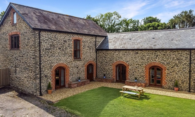 Dulverton Cottage | Broomy Barn, Bromtpon Regis