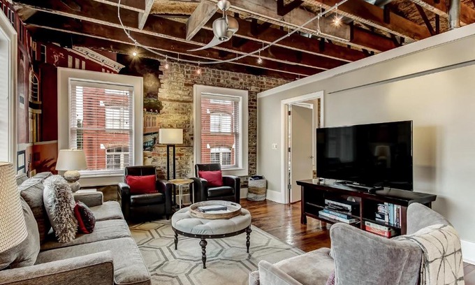 Historic District - North Apartment | Broughton Corner Loft