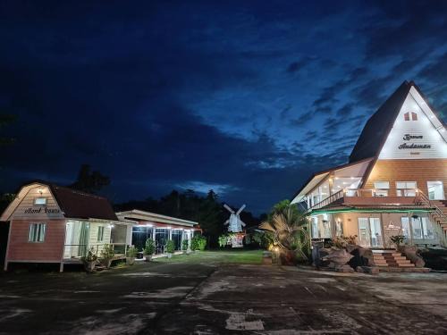 Huai Nam Khao House | Brown Andaman Krabi