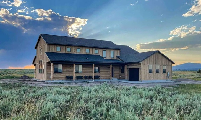 Island Park Cabin | Brown Bunny Lodge AIR CONDITIONING 35 miles to YNP
