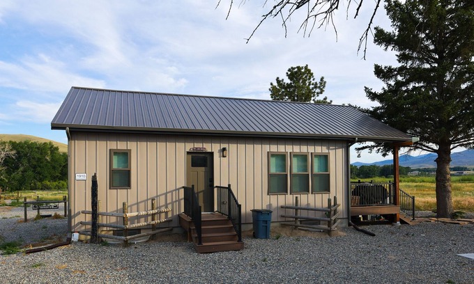Glen House | Brown Hole River Property — Lure House