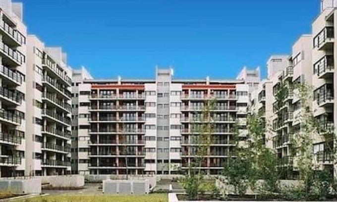 Ujlipotvaros Apartment | Brown house