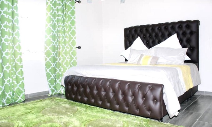 Mbare West Cottage | Browns Cottage Retreat - Newly remodeled,WiFi,Cute. Brand new kitchen, bathroom