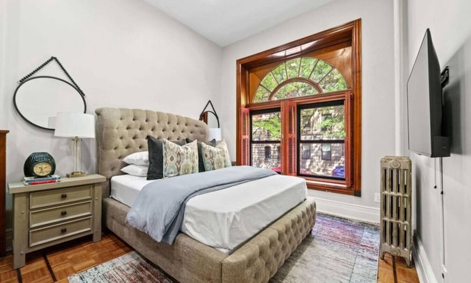 Central Park North Apartment | Brownstone Near Subway & Columbia Uni