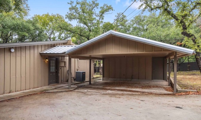 Brownwood House | Brownwood Lakehouse · Lakehouse in Cason Cove
