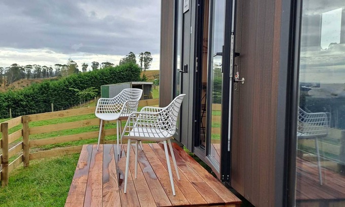 Surat Bay House | Bruce Farm Alpaca Cabin 4 by Tiny Away