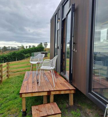 Surat Bay House | Bruce Farm Alpaca Cabin 4 by Tiny Away