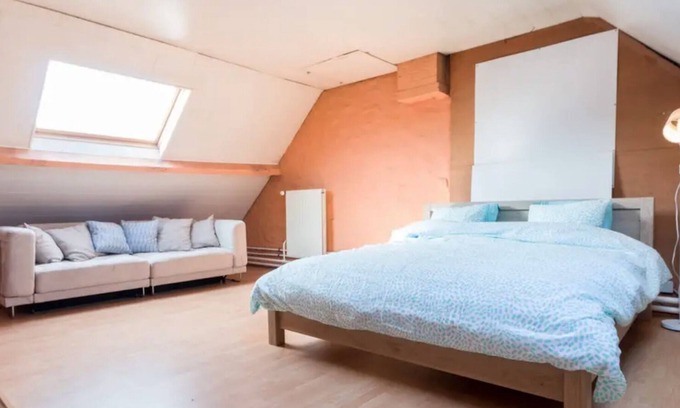 Sint-Kruis House | Bruges House with Private Parking & Garden