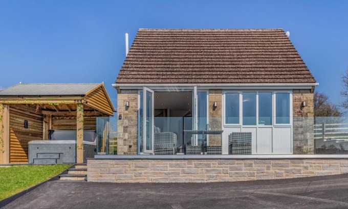 Bonsall Cottage | Brumlea Farm Cottage, Rural Country Stay, Couples & Friends, private & peaceful