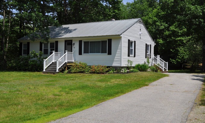 Brunswick House | Brunswick home near Bowdoin College, 1 month min stay
