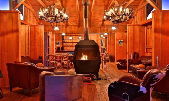 South Bruny House | Bruny Island Lodge ~ Rustic timber chalet!