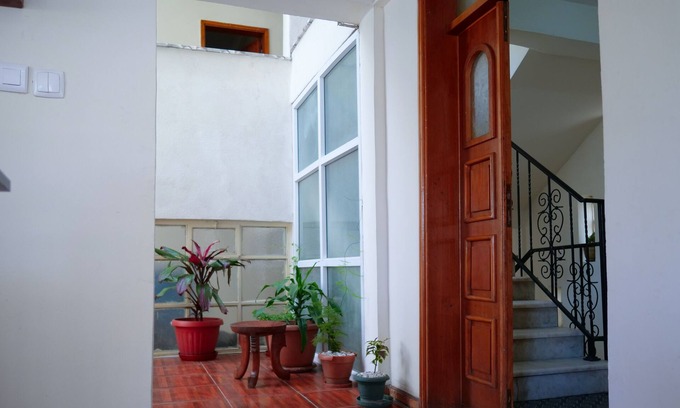 Bole House | Brusali Guest House