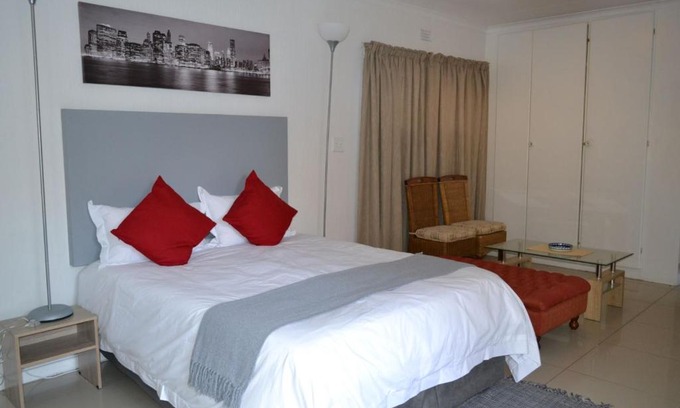 Greater Johannesburg Metropolitan Area Apartment | Bryanston Elgin - Cottage 2