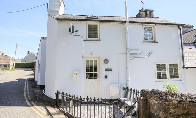 Porthmadog Cottage | BRYN COED, pet friendly, character holiday cottage in Porthmadog