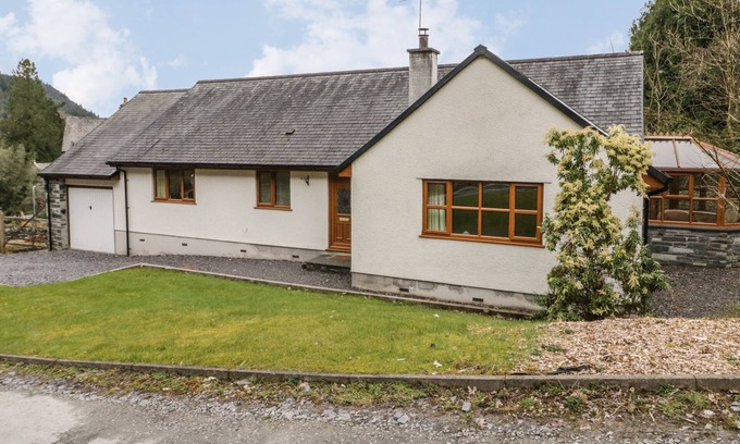 Gwynedd- Snowdonia Cottage | BRYN ELSI, family friendly, character holiday cottage in Betws-Y-Coed