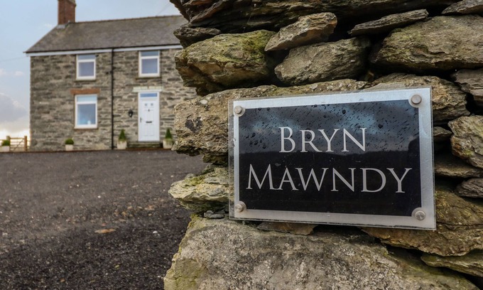 Corwen Cottage | BRYN MAWNDY, family friendly, country holiday cottage in Corwen