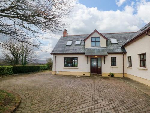 Eglwyswrw House | Bryn Tawel