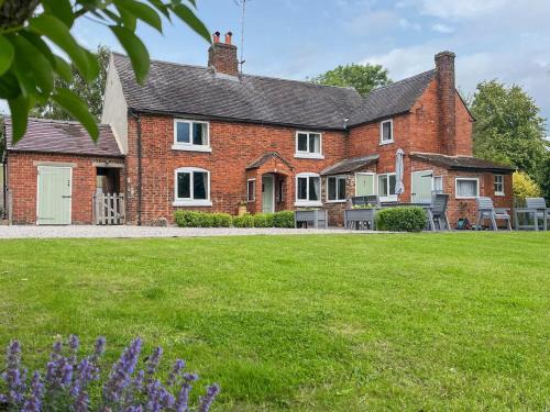 Ashbourne House | Brynfields