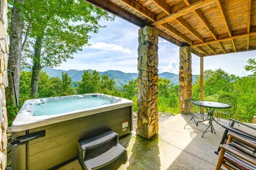 Bryson City House | Bryson City Cabin Hot Tub and Mtn View!