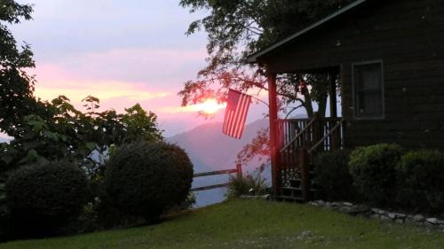 Bryson City House | Bryson City-Spectacular Views-Heaven's Gate