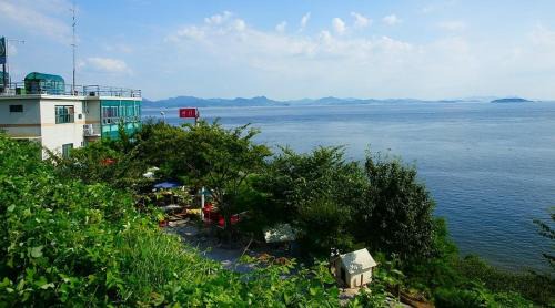 Surak-tong House | Buan Jeonmang Joeun Pension