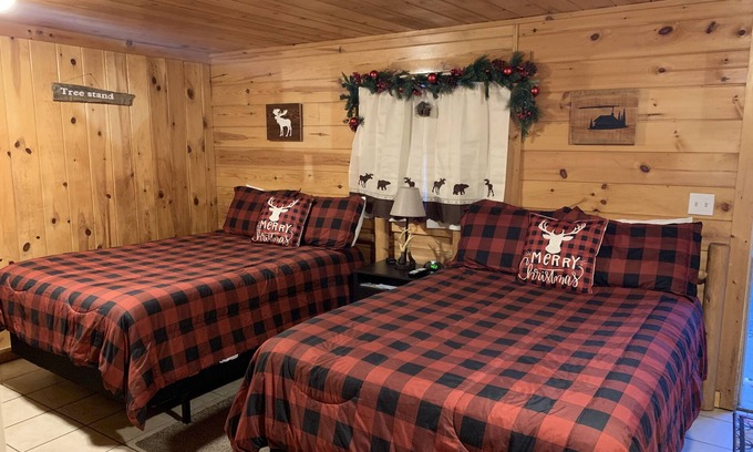 Wellston Hotel | Buck Stop at The Black Bear Inn Satellite, WiFi, Near River & Hiking Trails!