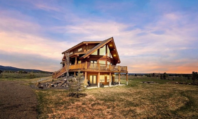 Island Park Cabin | Bucket List Adventure Lodge. Newly built! Grill, Fire pit, Parking