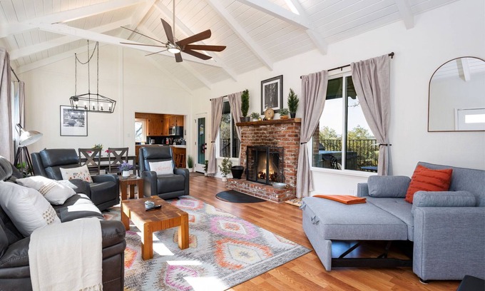 Yosemite Forks House | Buckeye Bungalow w hot tub/firepit/views! Pet Friendly!