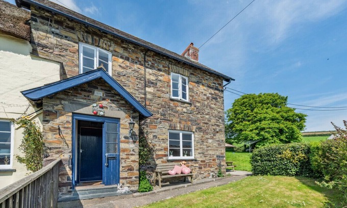 Brayford House | Buckinghams Leary - Three Bedroom House, Sleeps 6