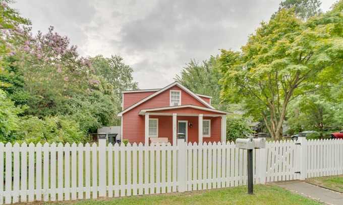 Buckroe Beach House | Buckroe Beach Hideaway - Walk to the Beach!
