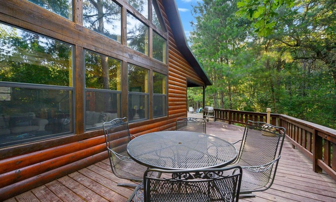 Broken Bow Cabin | Bucky's Blind perfect cabin to relax and enjoy nature