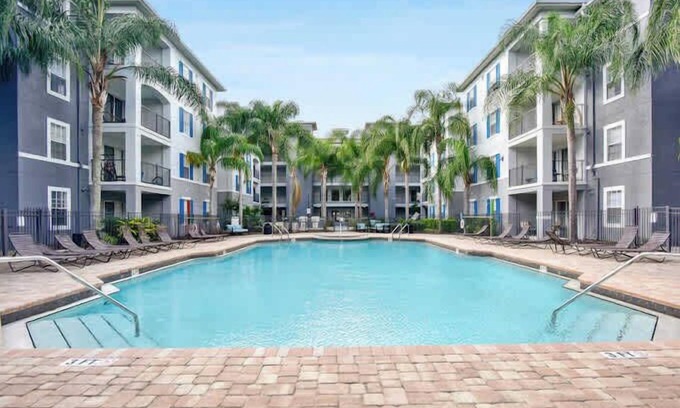 Temple Terrace Condo | Budget 4BR near USF! GYM/Pool/Grill