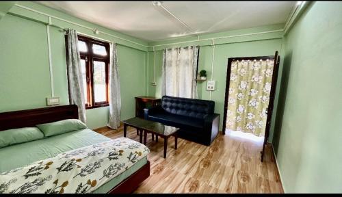 Ziro Bed & Breakfast | Budget Bed& Breakfast Room 9 RJ Shant Apartment