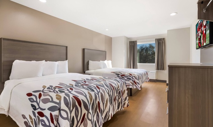 Sulphur Hotel | Budget Bliss: 3 Affordable Units, Pets Allowed! Close to Chennault Int’l Airport