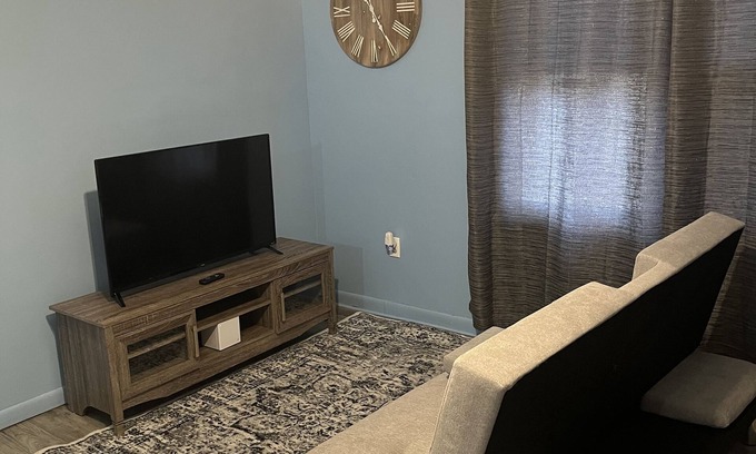 Decatur House | Budget Friendly, long terms welcome, Decatur central