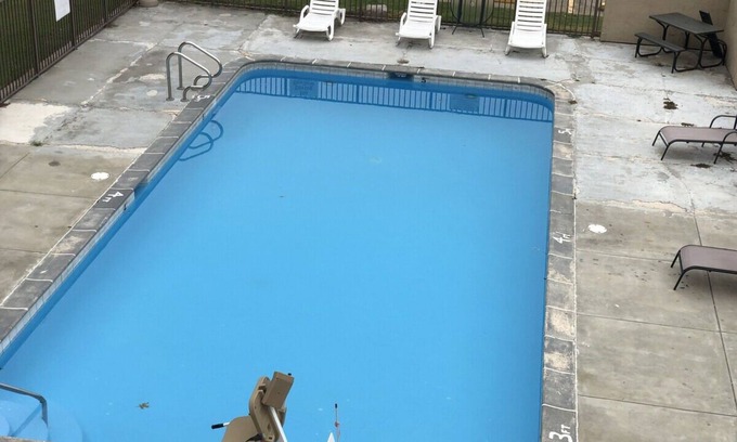 West Memphis Hotel | Budget-Friendly Room with All You Need for a Comfy Memphis Visit | Free Parking