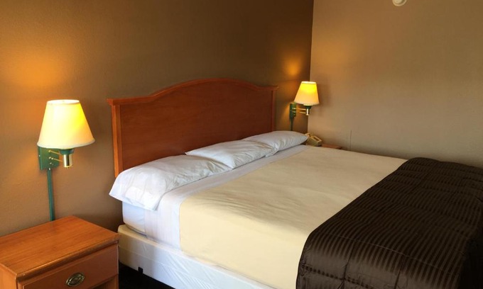 St. Robert Hotel | Budget Inn - Saint Robert