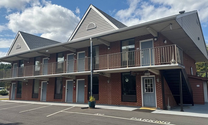 Thornhill Hotel | Budget Inn