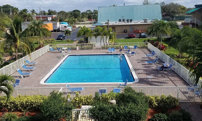 Survey Creek Hotel | Budget Inn