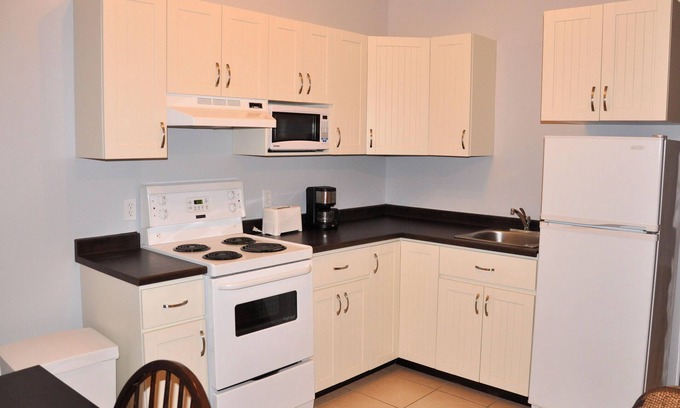 Rouyn-Noranda Apartment | Budget loft with two beds + sofa bed (Le Citadin)