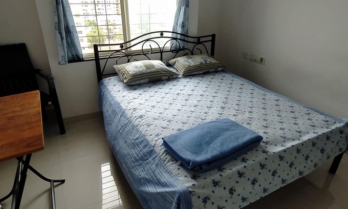 Undri Apartment | Budget Private Room near Magarpatta 5km Undri 2km - by IT Pro
