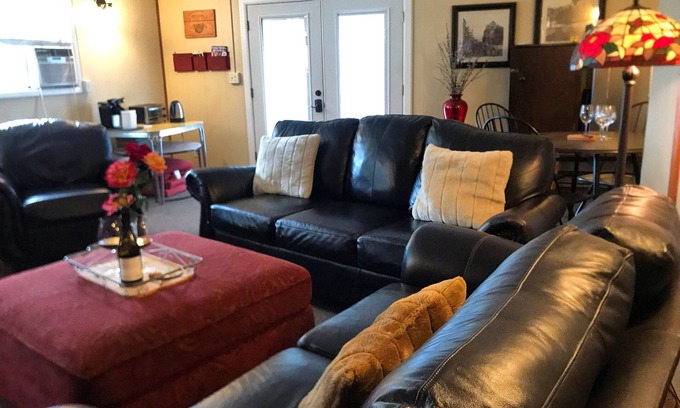 McMinnville House | Budget Travel In Wine Country. Oregon Wine Zimmer 😃