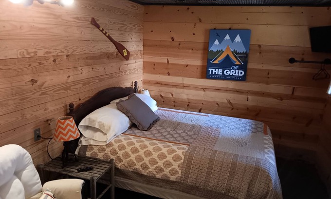 Bruno House | Buffalo Camp 2 - Couples Cabin MINUTES to BufPt or Dillards