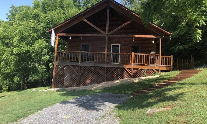 Lexington House | Buffalo Creek Log Cabin